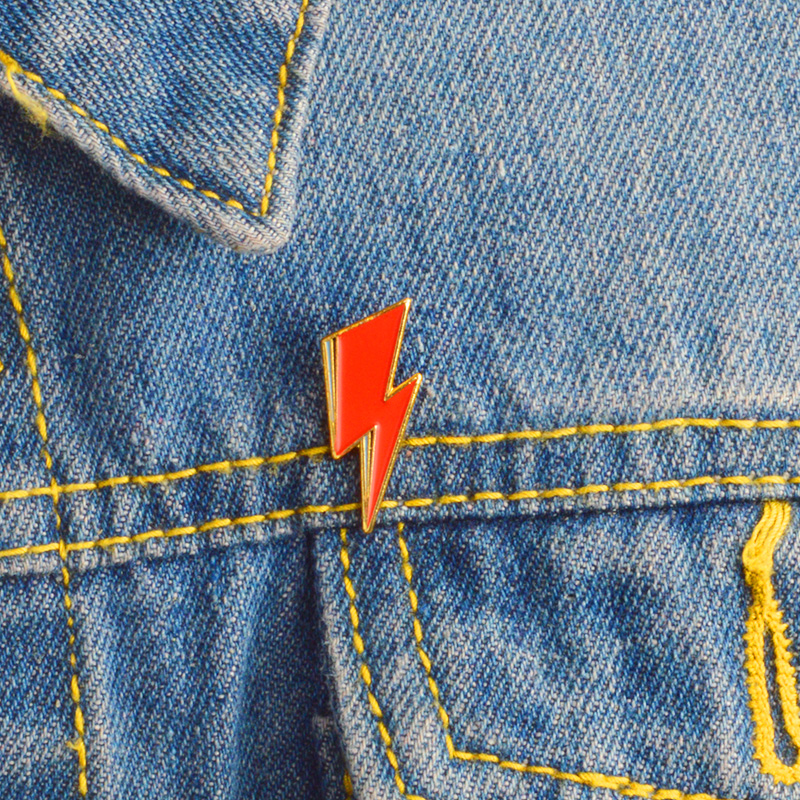 Aladdin Lightning Enamel Pin B - огляд і ціна Women Fashion Icon
